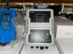 BRAND NEW HANDURO DC SOLAR 1100W-110V(3P) CONTROLLER (LOC: 7.6-BB37)