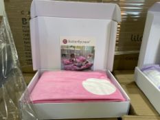 24 X BRAND NEW PREMIUM PILLOW BED COVERS RRP £33 EACH (DESIGNS MAY VARY) (LOC: 23.12-AA828)