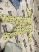 (NO VAT) 100 PIECES OF BUNDLEE ORIGINALS BABY CLOTHING. STOCK COULD INCLUDEINCLUDING ZIP UP SLEEP