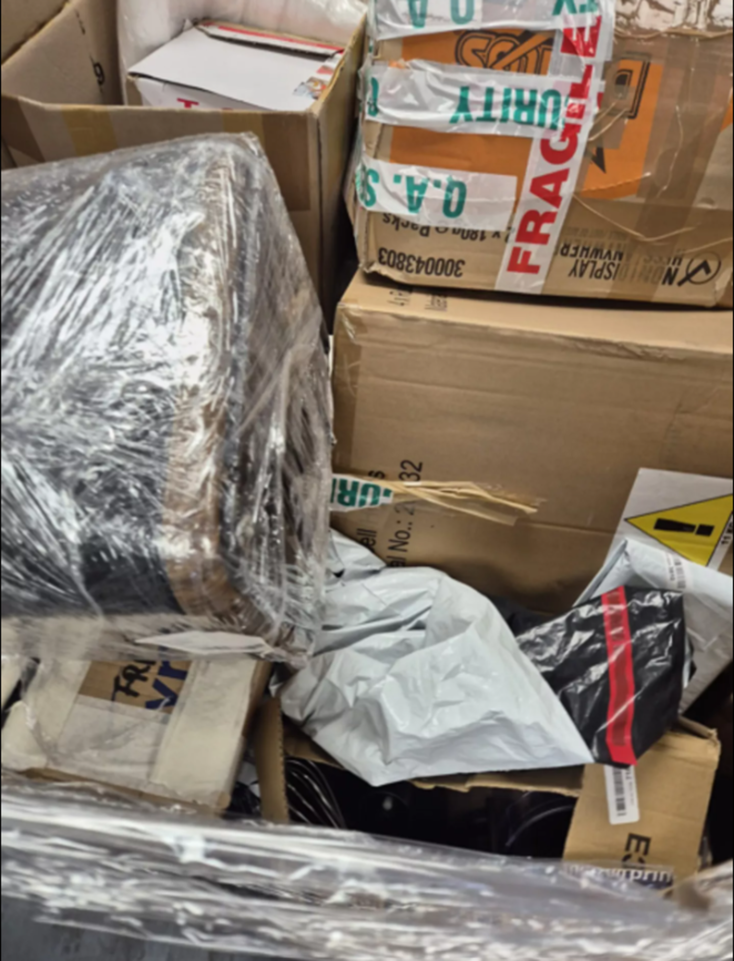 Large Pallet of UNBOXED High-End Kitchen & Appliances Stock – May Include: Air Fryers, Electric - Image 5 of 10