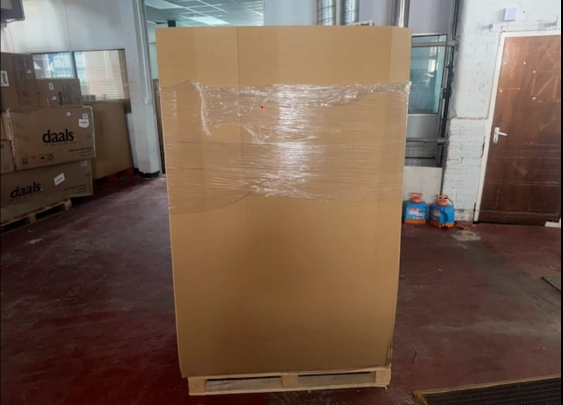 Large Pallet of UNBOXED High-End Kitchen & Appliances Stock – May Include: Air Fryers, Electric - Image 9 of 10