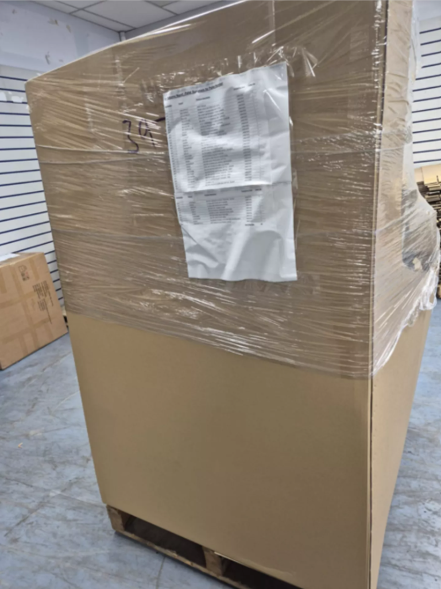 Large Pallet of UNBOXED High-End Kitchen & Appliances Stock – May Include: Air Fryers, Electric - Image 6 of 10