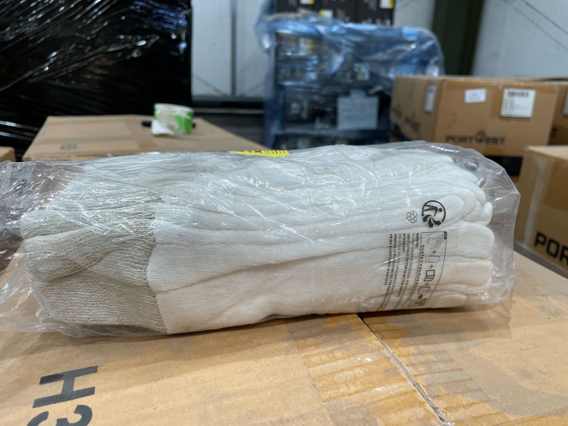300 X BRAND NEW PAIRS OF PORTWEST WHITE STOCKINETTE KNITWRIST LINER PROFESSIONAL WORK GLOVES (LOC: - Image 2 of 2