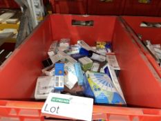 30 PIECE MIXED LOT INCLUDING SNOW BLEACH, SUN CREAM, PIMAFIX (LOC: 30.2-BB684)