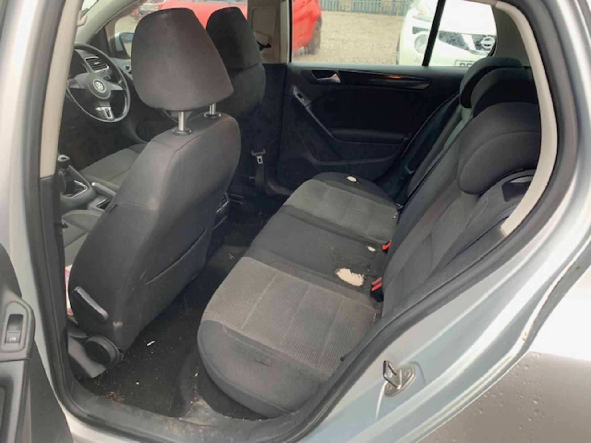 VO09 DXV VOLKSWAGEN GOLF SE TDI ALLOY WHEELS 2 X KEYS CENTRAL LOCKING ELECTRIC WINDOWS FABRIC - Image 11 of 12
