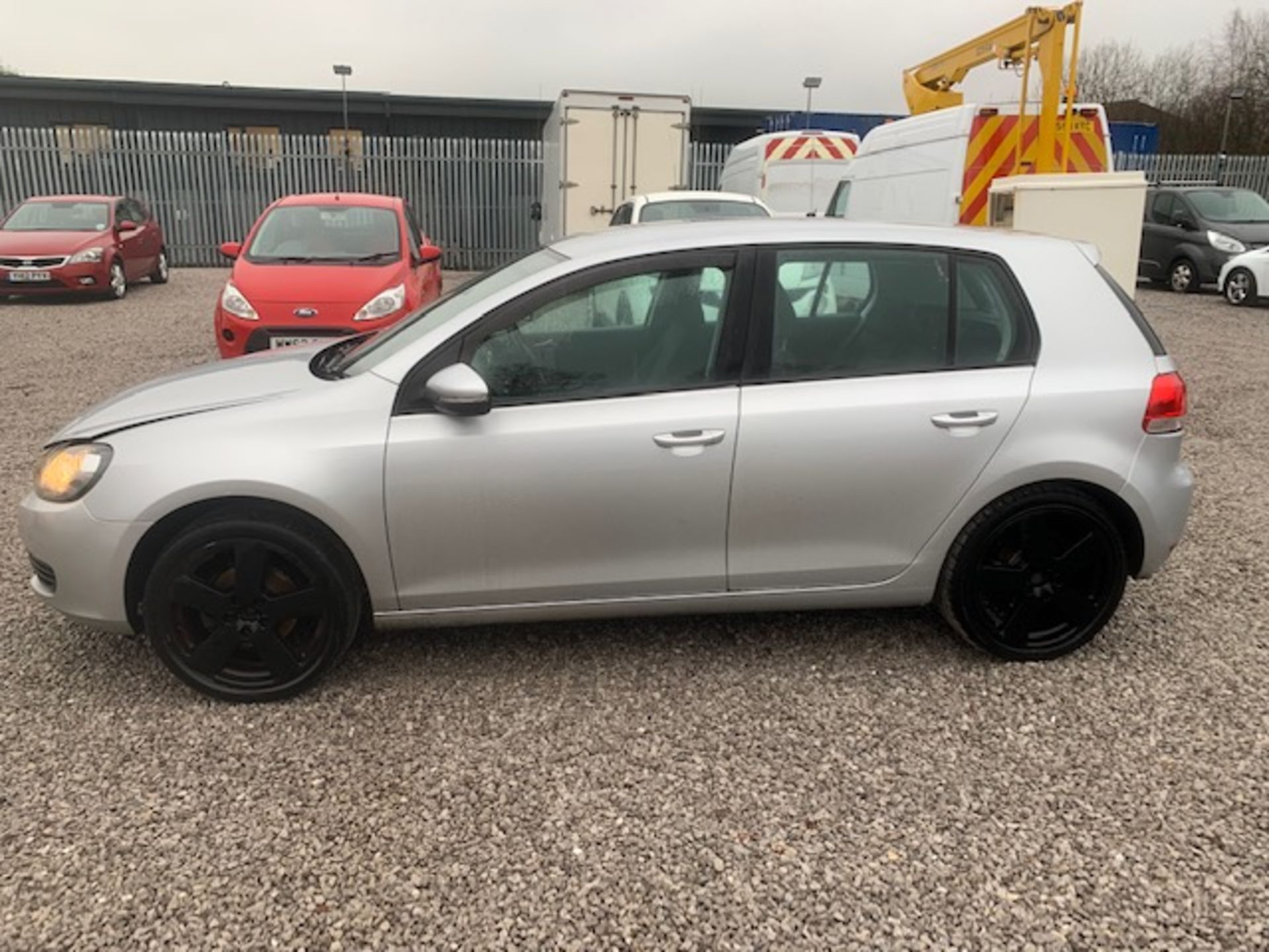 VO09 DXV VOLKSWAGEN GOLF SE TDI ALLOY WHEELS 2 X KEYS CENTRAL LOCKING ELECTRIC WINDOWS FABRIC - Image 9 of 12