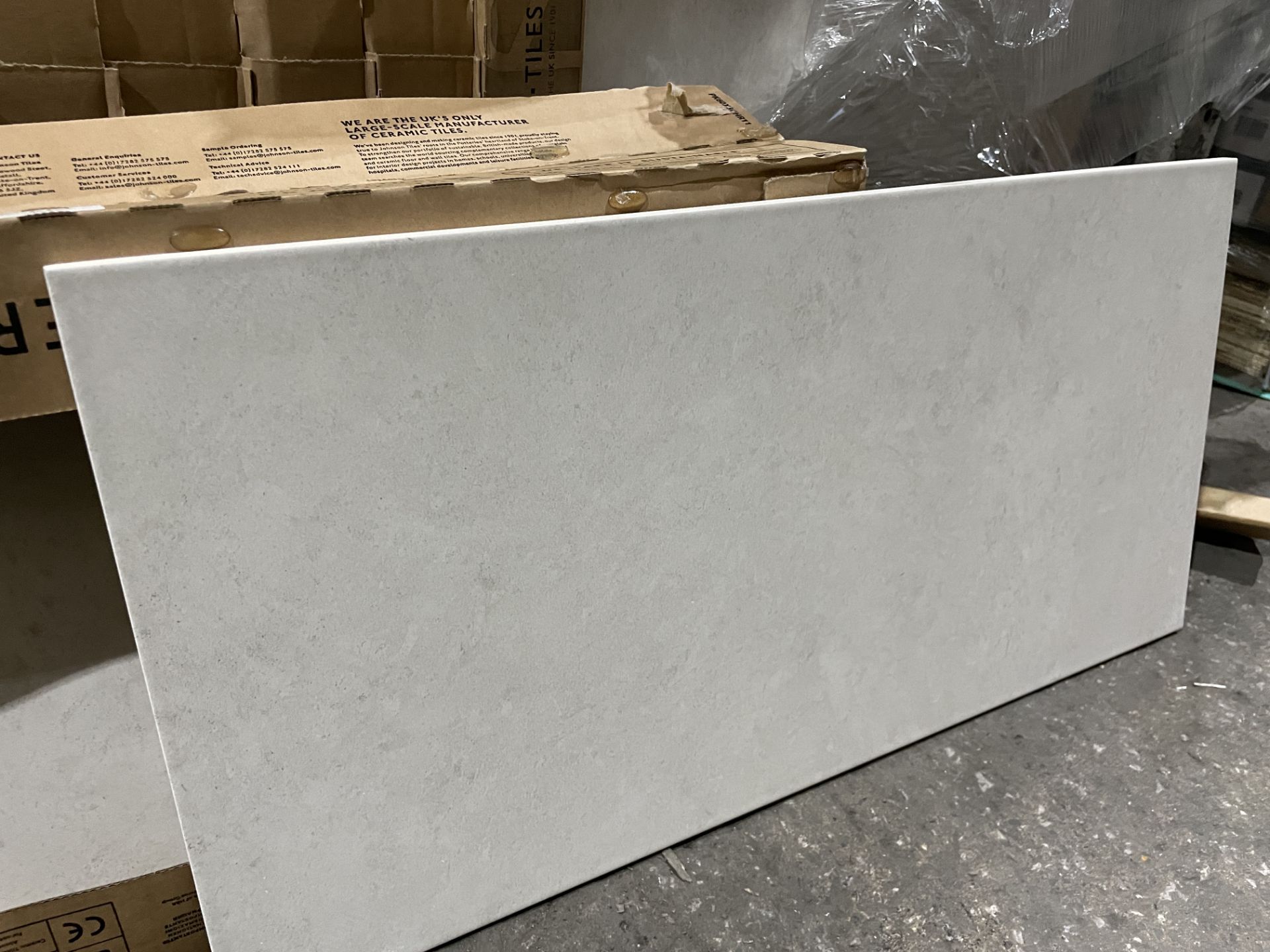 PALLET TO CONTAIN 40 x PACKS OF JOHNSONS 600X300MM NATURAL ECRU MATT TILES (NTS01A) EACH PACK - Image 2 of 3