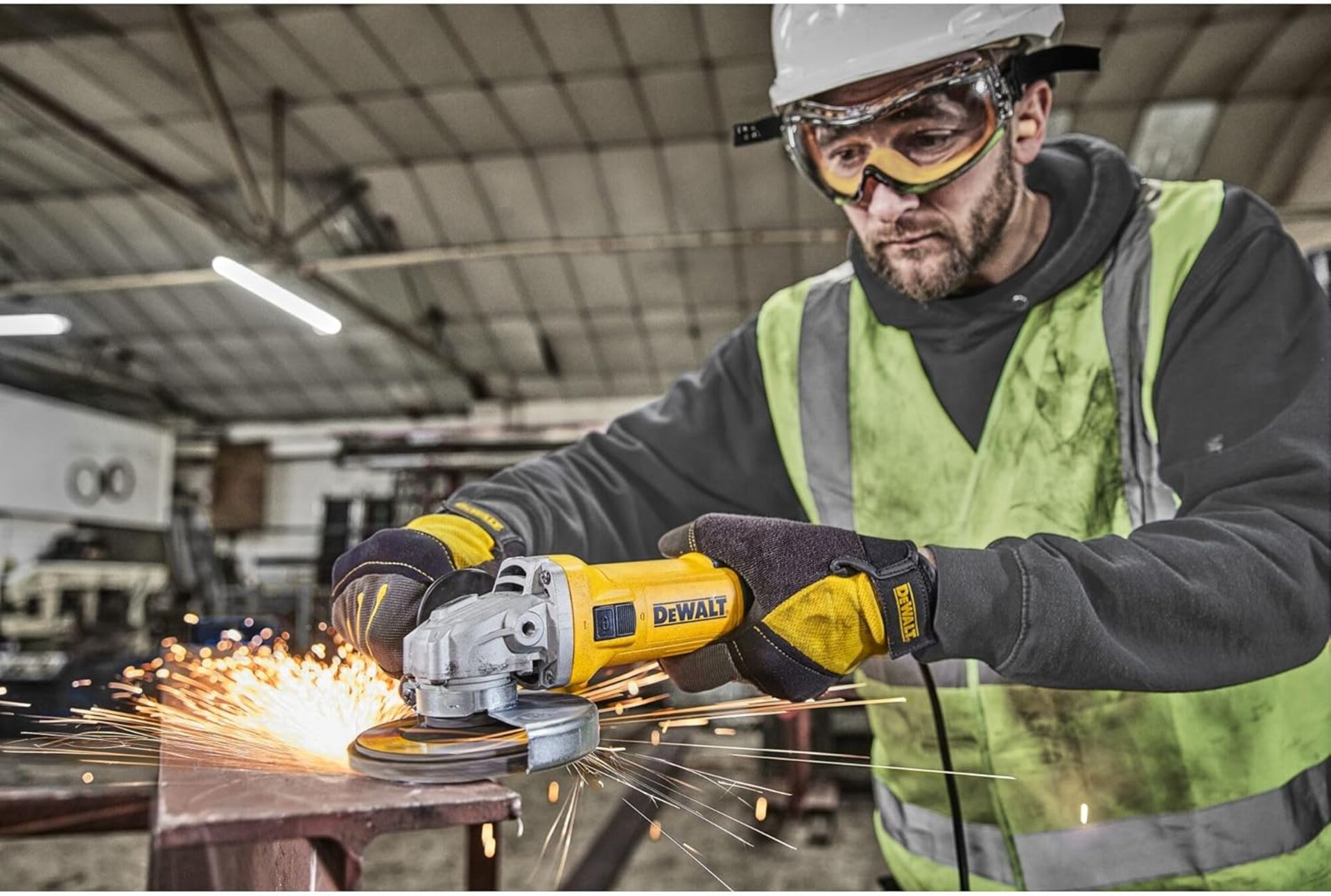 DEWALT DWE4036-GB RRP £57.98 750W 115mm Angle Grinder, 750W MOTOR: Powerful motor for fast and - Image 3 of 3
