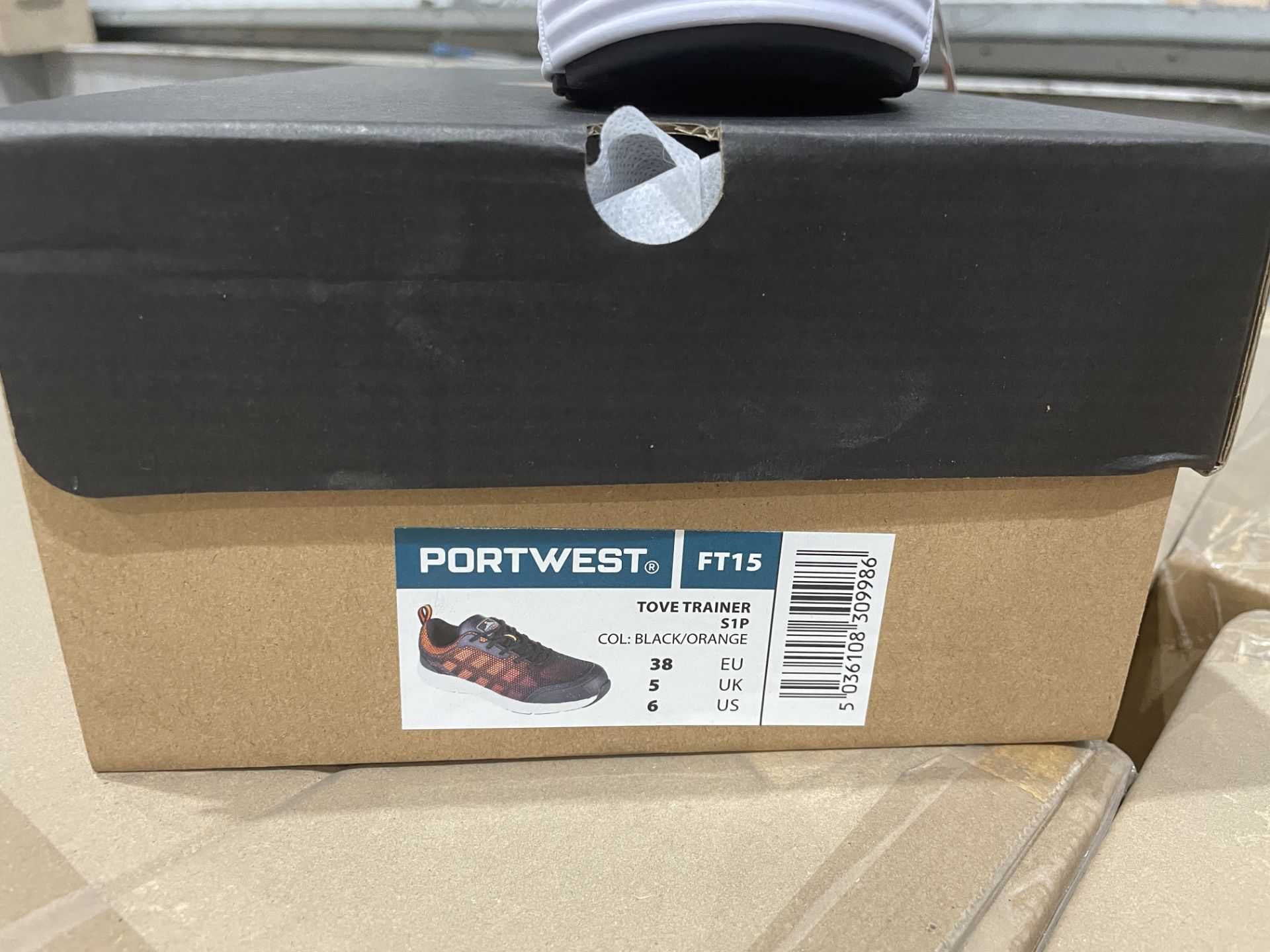 18 X BRAND NEW PAIRS OF PORTWEST BLACK AND ORABGE STEELITE TOVE PROFESSIONAL SAFETY TRAINERS SIZE