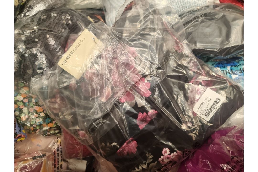 Trade Lot 50 x New & Packaged Mixed Items from A Major UK Retailer. May include: Jeans, Dresses, - Image 3 of 49
