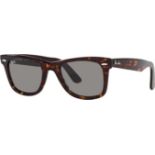 NEW & PACKAGED RAY-BAN Wayfarer Classic Sunglasses - RED TORT / BLACK WITH GREEN CLASSIC LENSES. RRP