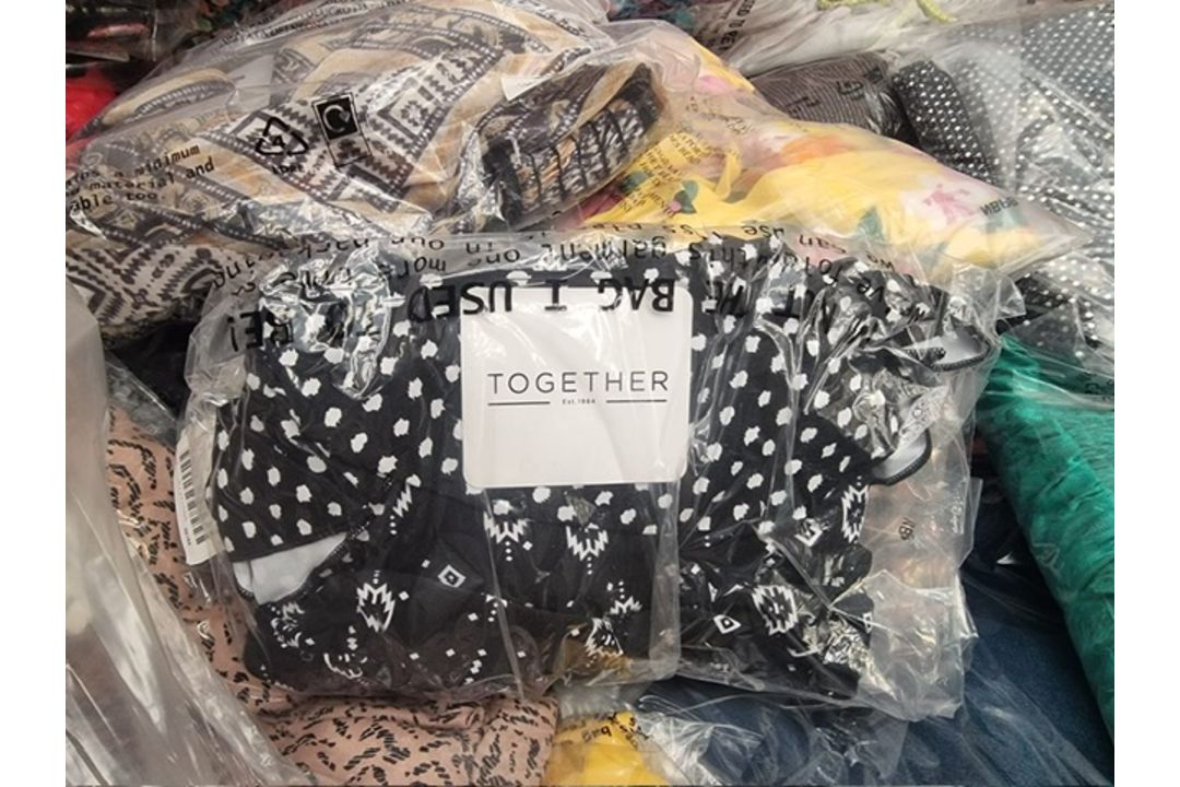 Trade Lot 50 x New & Packaged Mixed Items from A Major UK Retailer. May include: Jeans, Dresses, - Image 7 of 49