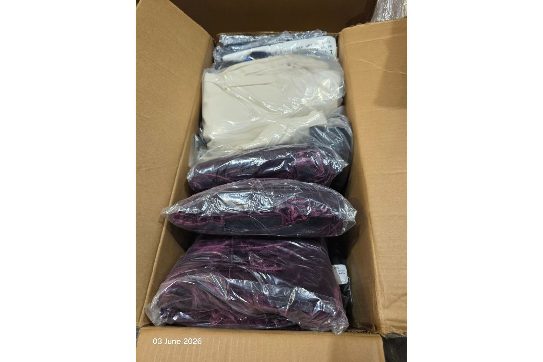 Pallet Containing 10 Boxes of New Branded Clothing & Footwear Each pallet contains 10 boxes of new - Image 14 of 68