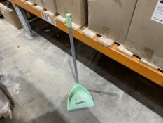 24 X BRAND NEW CHALRES BENTLEY LONG HANDLED DUSTPANS (LOC: 9.8-BB2005 - 1P)