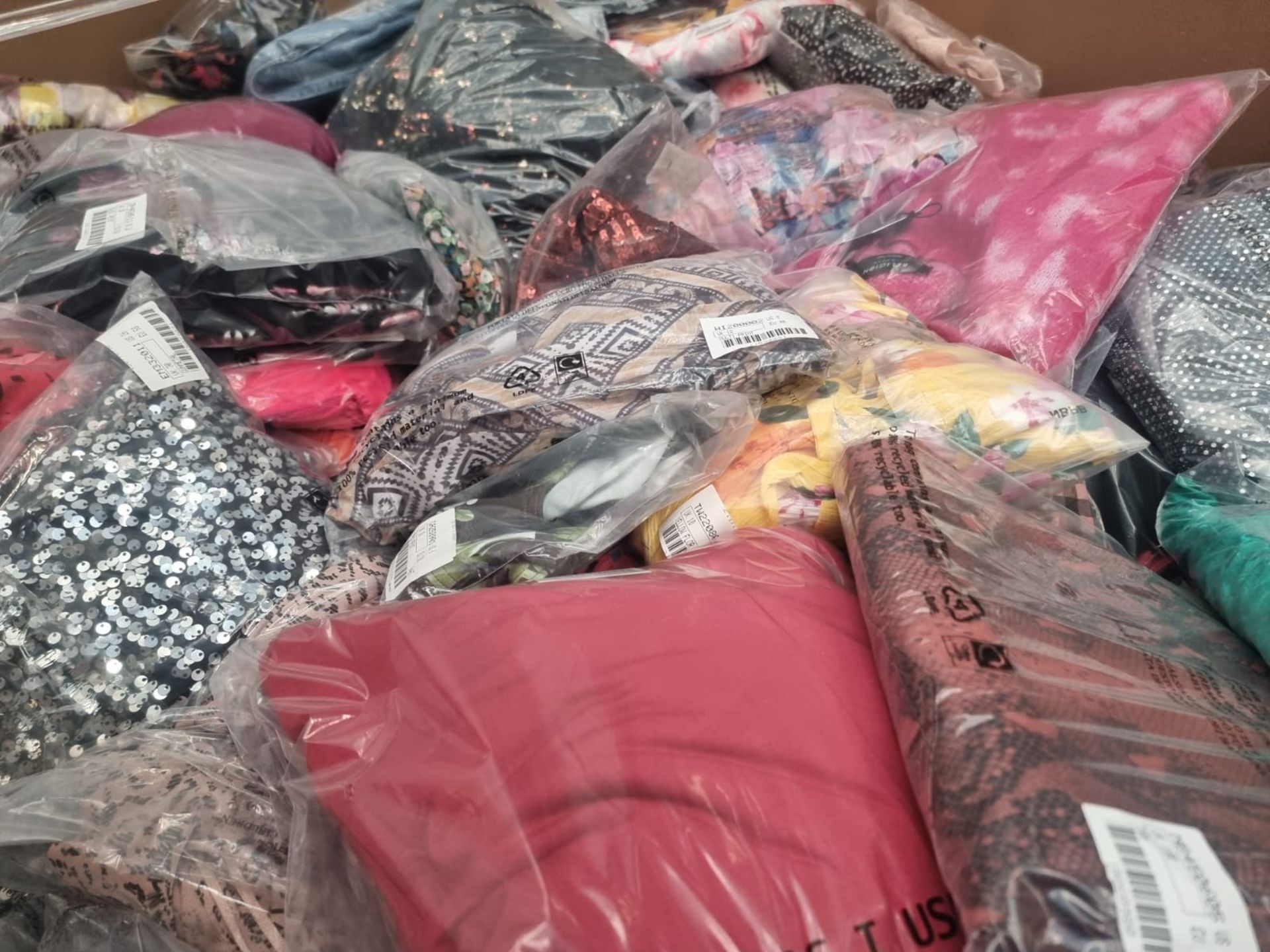 Pallet Containing 10 Boxes of New Branded Clothing & Footwear Each pallet contains 10 boxes of new - Image 45 of 68