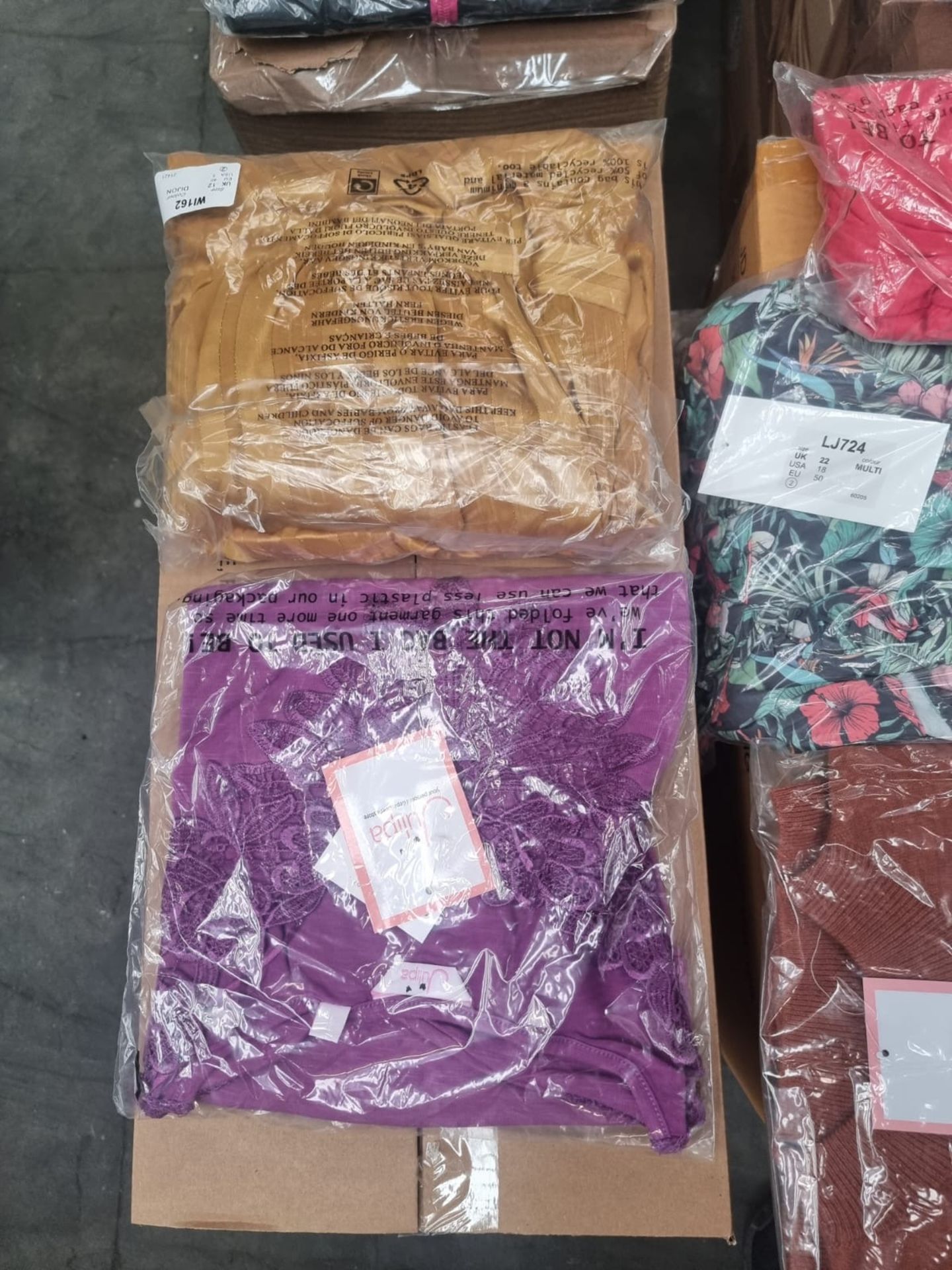 Pallet Containing 10 Boxes of New Branded Clothing & Footwear Each pallet contains 10 boxes of new - Image 66 of 68