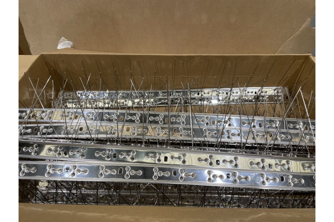 2 x Boxes of 4 Bird Spikes, 15 Pieces per box, with a coverage of 33ft per box. (LOC: 43.12-JR6017)