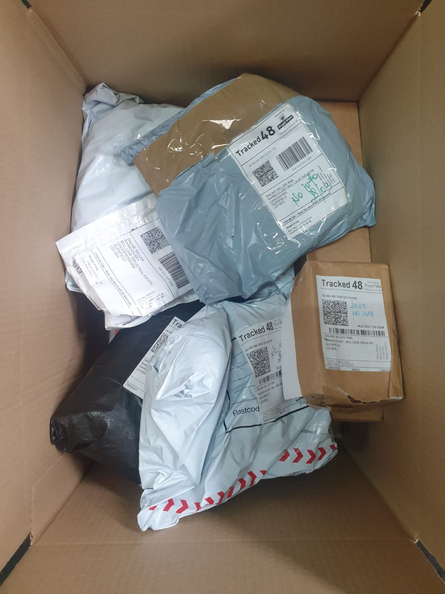 TRADE LOT 100 x UNCHECKED COURIER/INTERNET RETURNS. CONDITION & ITEMS UNKNOWN. ITEMS WILL MAINLY - Image 8 of 9