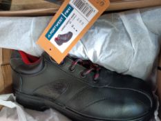 5X PAIRS OF PORTWEST FW41 IN UK SIZE 7 IS DESIGNED FOR DURABILITY AND COMFORT, PROVIDING RELIABLE