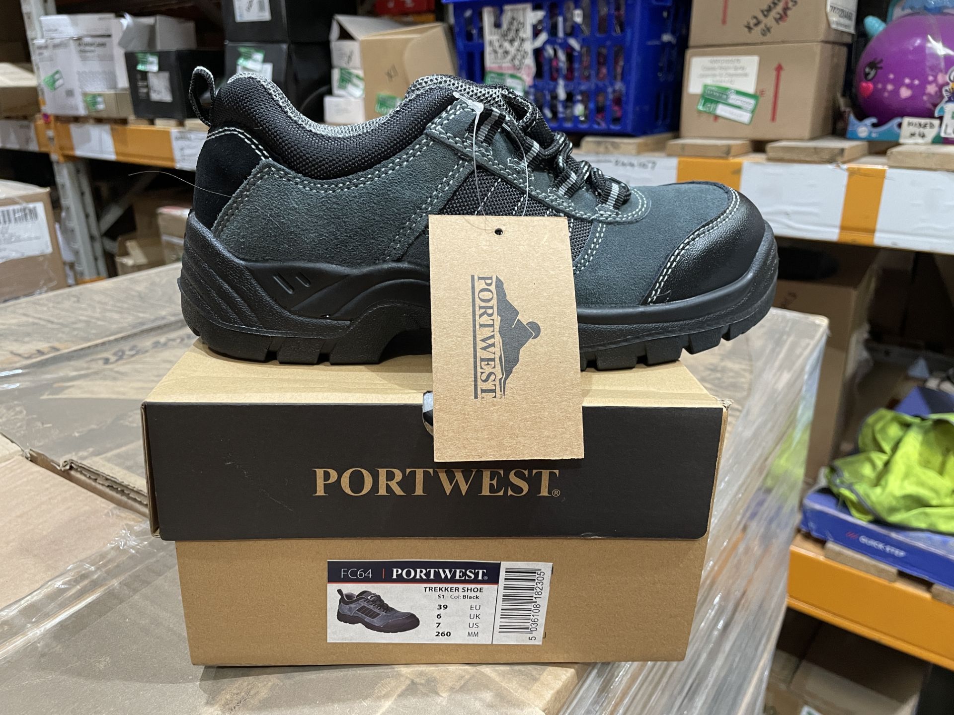 16 X BRAND NEW PAIRS OF PORTWEST TREKKER SAFETY SHOES SIZE 6 (LOC: 17.3-AA6051)