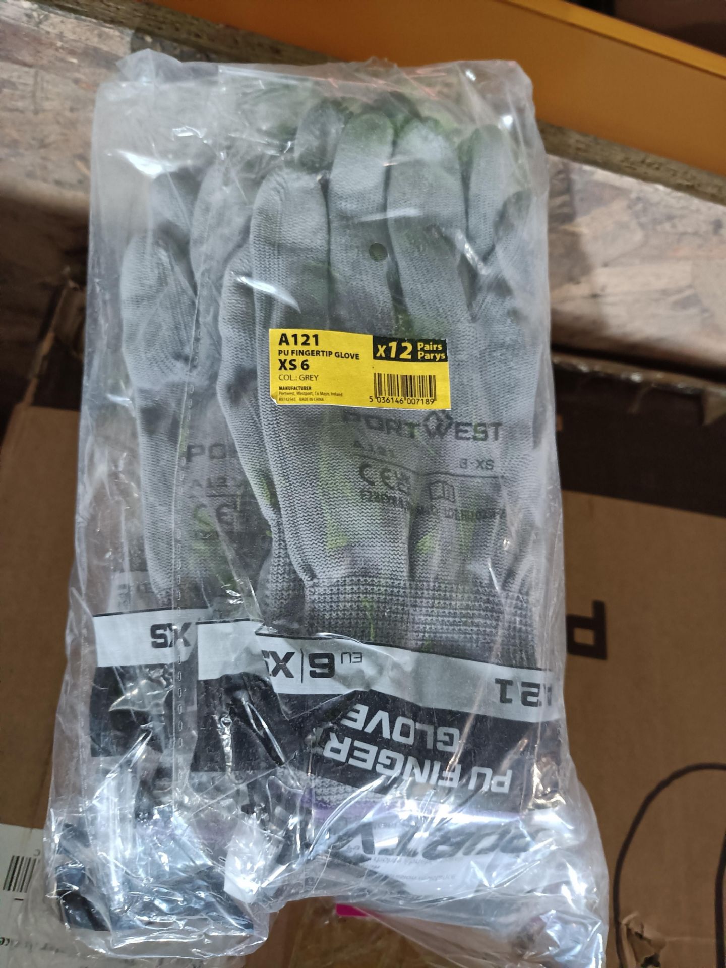 2X PAIRS OF PORTWEST A121 IS A PAIR OF PU?DIPPED FINGERTIP WORK GLOVES DESIGNED FOR PRECISION - Image 2 of 2