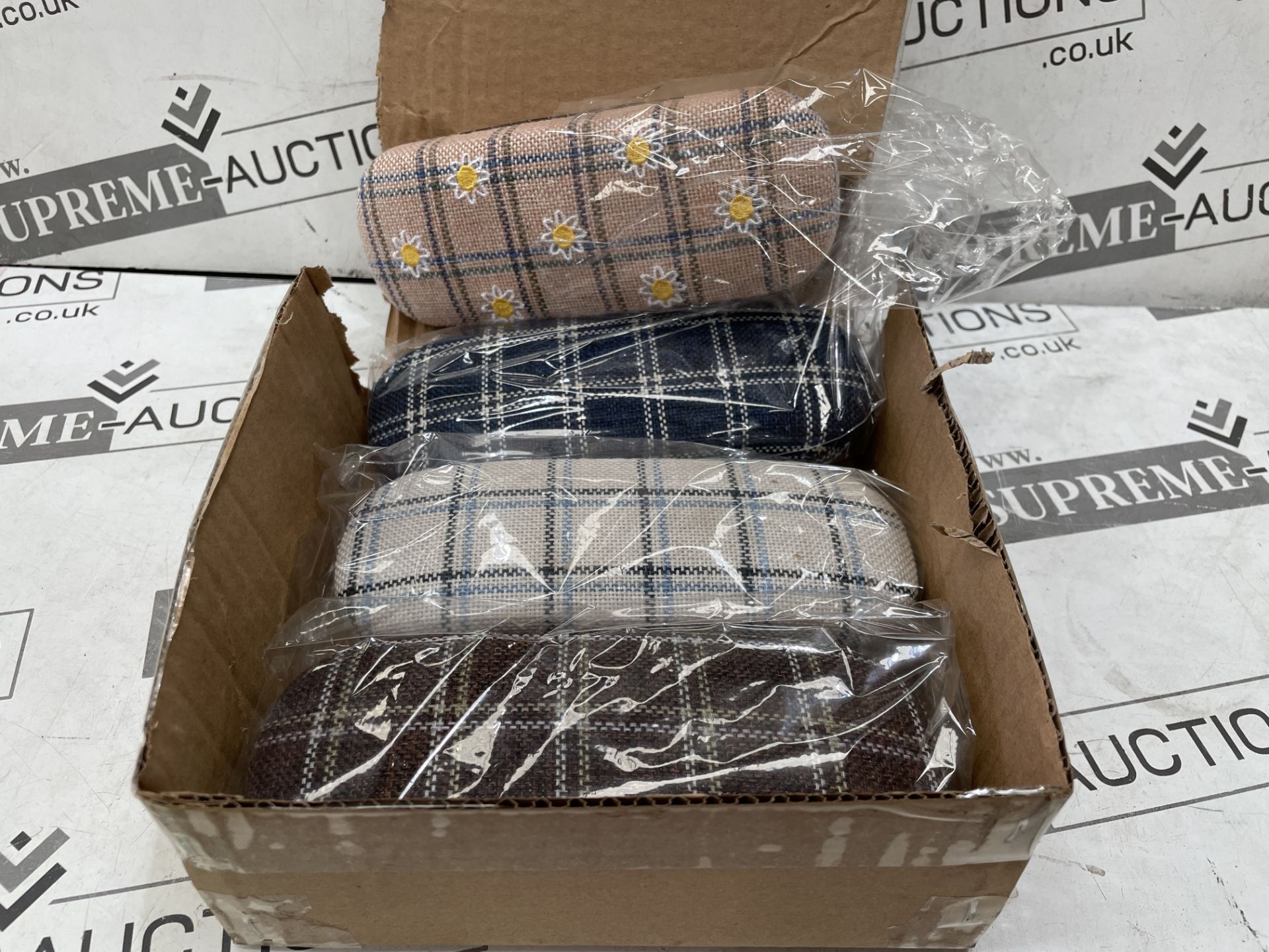 60 X BRAND NEW PACKS OF 4 ZODACA GLASSES CASES (LOC: 17.14-JR939)