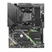 MSI MAG B550 Tomahawk MAX WiFi Gaming Motherboard (AMD AM4, DDR4, PCIe 4.0. RRP £325.00. (LOC: