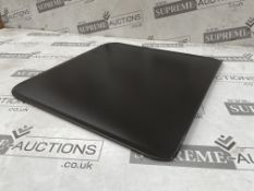 50 X BRAND NEW BLACK 31.5CM BAKING SHEETS (LOC: 21.10.-aa8452)