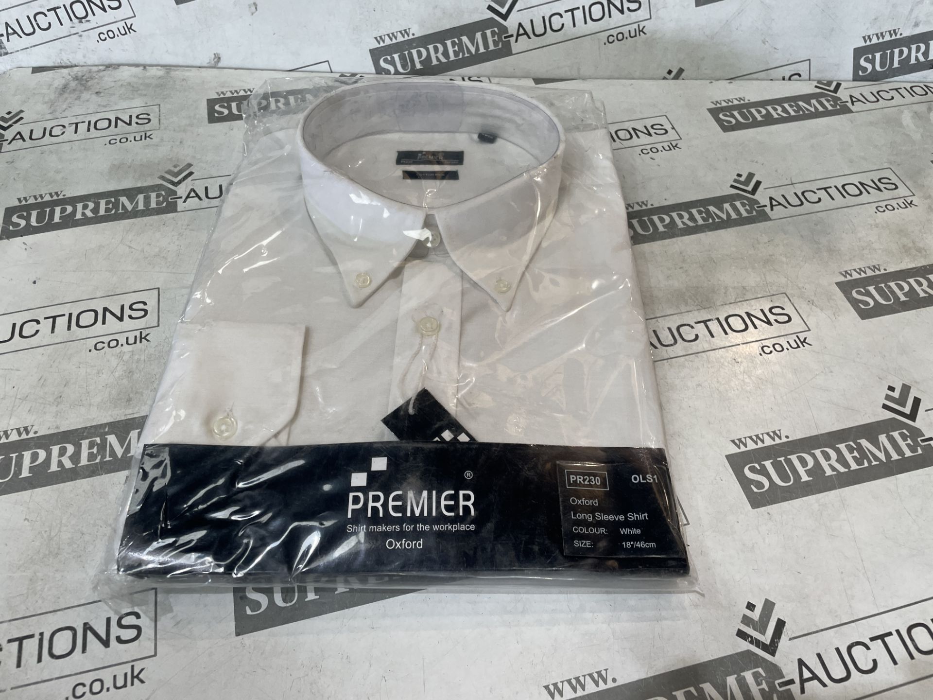 LARGE PALLET OF ASSORTED OFFICE AND WAREHOUSE WORKWEAR IN VARIOUS DESIGNS AND SIZES INCLUDING SHIRTS - Image 12 of 15