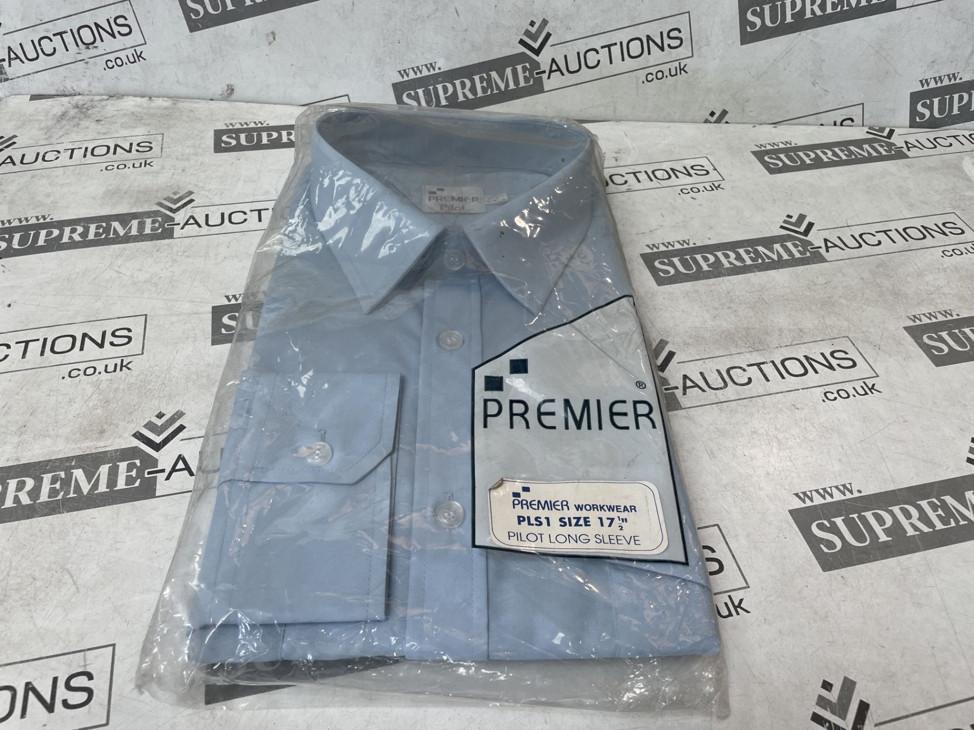LARGE PALLET OF ASSORTED OFFICE AND WAREHOUSE WORKWEAR IN VARIOUS DESIGNS AND SIZES INCLUDING SHIRTS - Image 4 of 15
