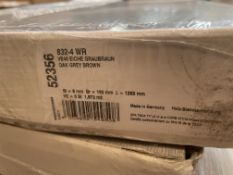 10 X PACKS OF 832-4 OAK GREY BROWN LUXURY FLOORING. EACH PACK HAS A TOTAL COVERAGE OF 1.973M2. PLANK