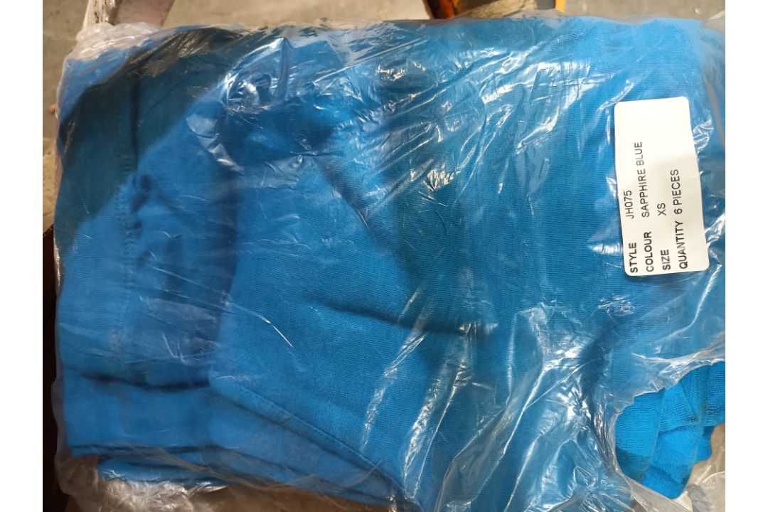 27X SAPPHIRE BLUE JH075 IN SIZE XS IS DESIGNED FOR DURABILITY AND COMFORT. MADE FROM HIGH-QUALITY