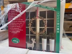 8 X BRAND NEW KONSTSMIDE 60 LED ILLUMINATED LED DECORATIVE WREATHS (LOC: 23.18-AA9023)