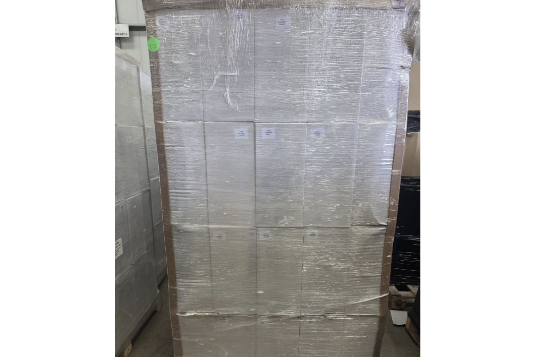 12 x Boxes of 6 rolls per Box of Black Pallet Stretch Wrap SW-BK-420-750-S_SNT 400mm x 20mu, - Image 3 of 4