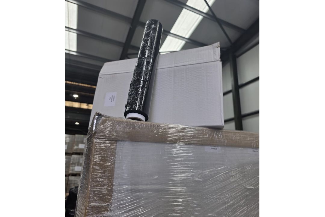 12 x Boxes of 6 rolls per Box of Black Pallet Stretch Wrap SW-BK-420-750-S_SNT 400mm x 20mu, - Image 2 of 4
