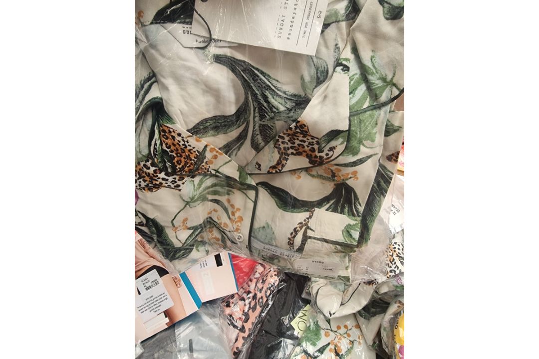 Trade Lot 50 x New & Packaged Mixed Items from A Major UK Retailer. May include: Jeans, Dresses, - Image 15 of 49