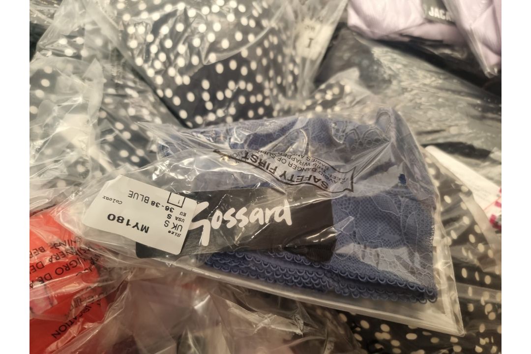 Trade Lot 50 x New & Packaged Mixed Items from A Major UK Retailer. May include: Jeans, Dresses, - Image 30 of 49