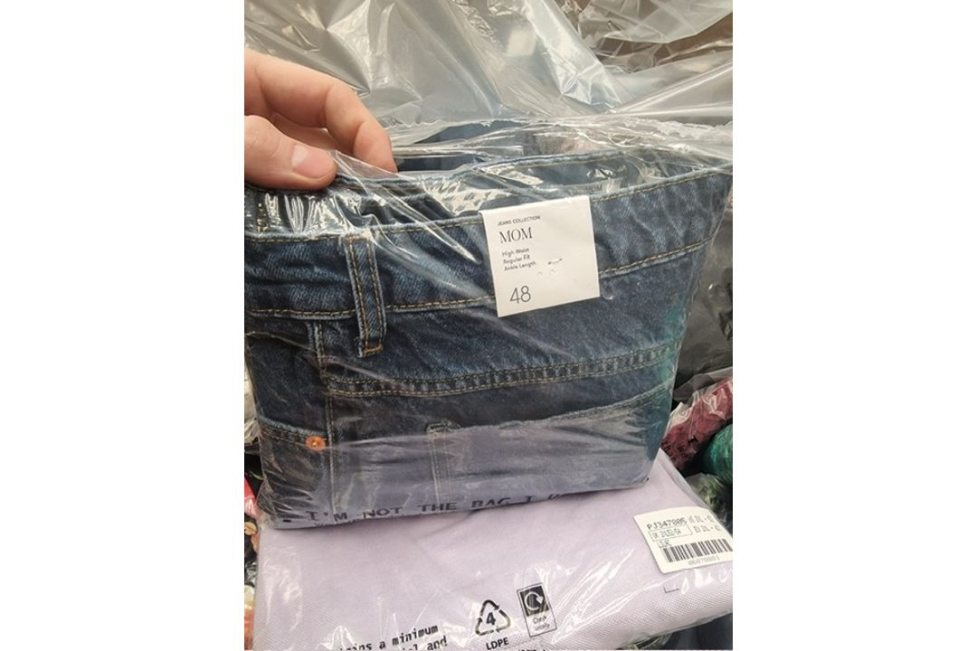 Trade Lot 50 x New & Packaged Mixed Items from A Major UK Retailer. May include: Jeans, Dresses, - Image 16 of 49