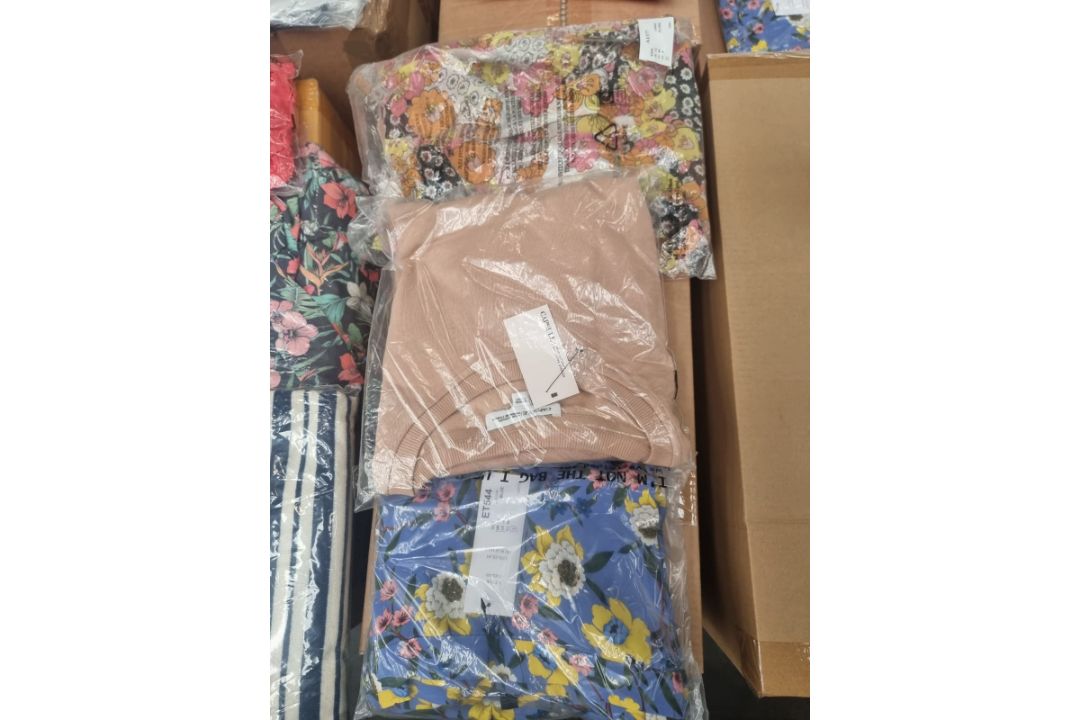 Trade Lot 50 x New & Packaged Mixed Items from A Major UK Retailer. May include: Jeans, Dresses, - Image 23 of 49