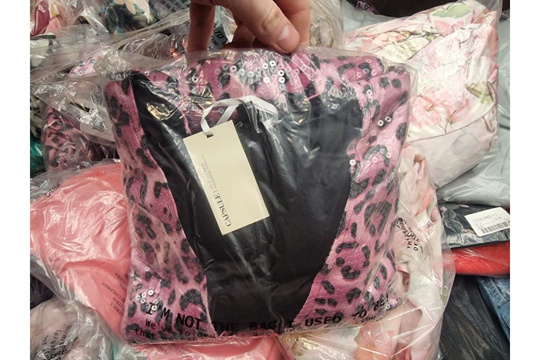Trade Lot 50 x New & Packaged Mixed Items from A Major UK Retailer. May include: Jeans, Dresses, - Image 47 of 49