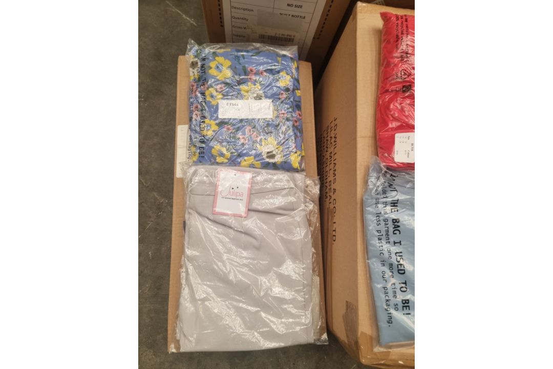 Trade Lot 50 x New & Packaged Mixed Items from A Major UK Retailer. May include: Jeans, Dresses, - Image 38 of 49