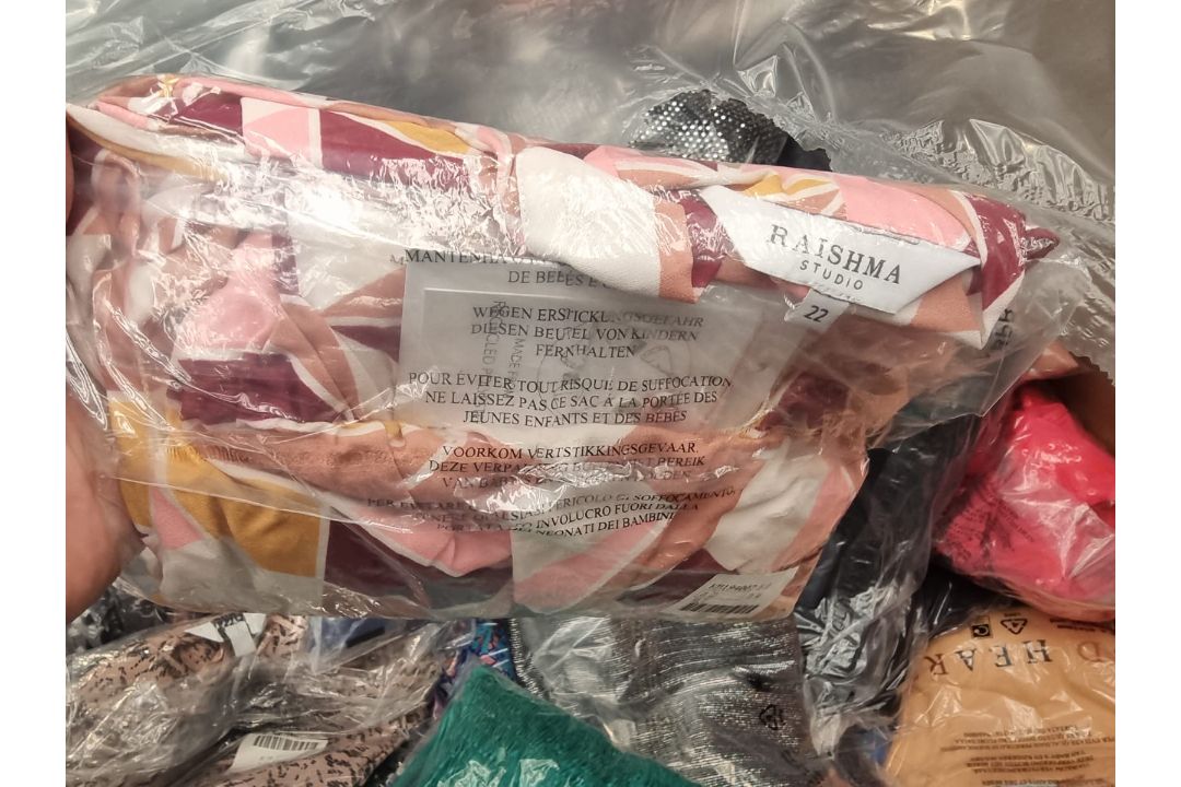 Trade Lot 50 x New & Packaged Mixed Items from A Major UK Retailer. May include: Jeans, Dresses, - Image 9 of 49