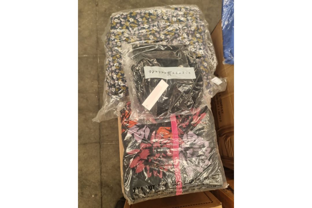 Trade Lot 50 x New & Packaged Mixed Items from A Major UK Retailer. May include: Jeans, Dresses, - Image 22 of 49