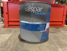 2 X BRAND NEW VALSPAR INTERIOR WALLS AND CEILINGS PAINT, 2.5L BASE C (LOC: R34.3-B858 - 1P)