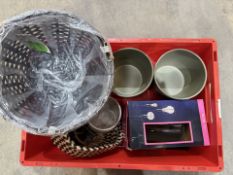 7PC X MIXED LOT INLCUDING HANGING BASKETS, PLANT POTS, LANTERN LIGHT, OIL BRUSH ETC (LOC: R32.3-B149