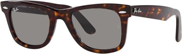 NEW & PACKAGED RAY-BAN Wayfarer Classic Sunglasses - RED TORT / BLACK WITH GREEN CLASSIC LENSES. RRP