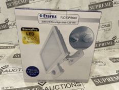 10 X BRAND NEW ETERNA 30W LED FLOODLIGHTS WITH 120 DEGREES PIR RRP £27 EACH (LOC: 47.10.-AA9280 -