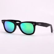 NEW & PACKAGED RAY-BAN Wayfarer Flash Sunglasses - BLACK WITH GREEN MIRROR LENSES. RRP £165. (