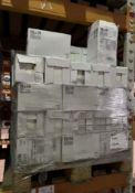 TRADE PALLET TO CONTAIN 108x BRAND NEW PACKS OF AZULEJO BCT IVORY 15 X 15CM TILES (44 PER PACK