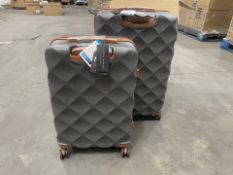 PALLET TO CONTAIN 14 X BRAND NEW SETS OF 2 PREMIUM LUGGAGE BAGS 24 AND 28 INCHES (DESIGNS AND